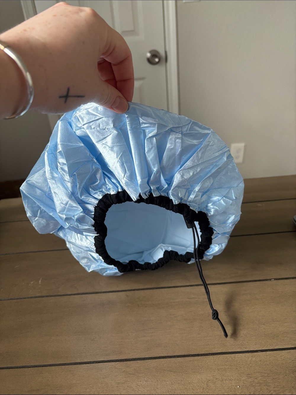 250. Light Blue Waterproof Shower Cap with Elastic Drawstring NEW